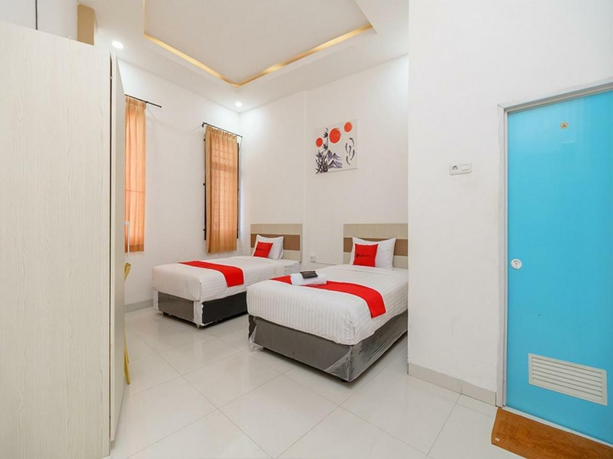 Reddoorz At Tara Homestay Палембанг Екстериор снимка