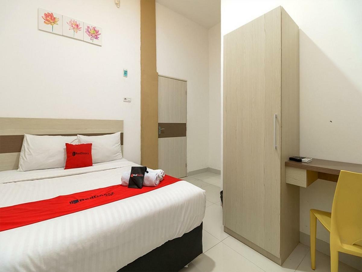 Reddoorz At Tara Homestay Палембанг Екстериор снимка