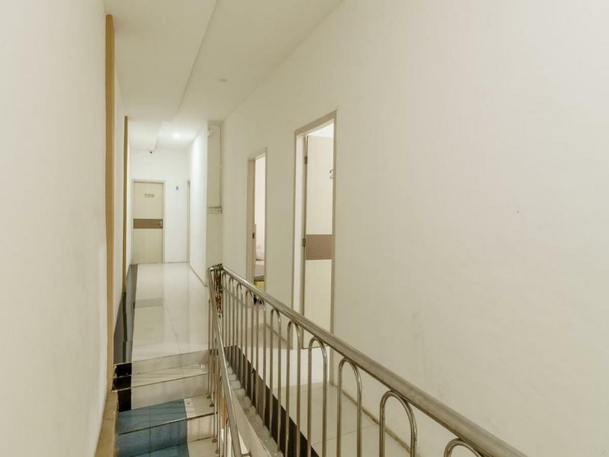 Reddoorz At Tara Homestay Палембанг Екстериор снимка