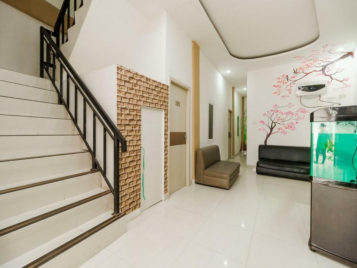 Reddoorz At Tara Homestay Палембанг Екстериор снимка