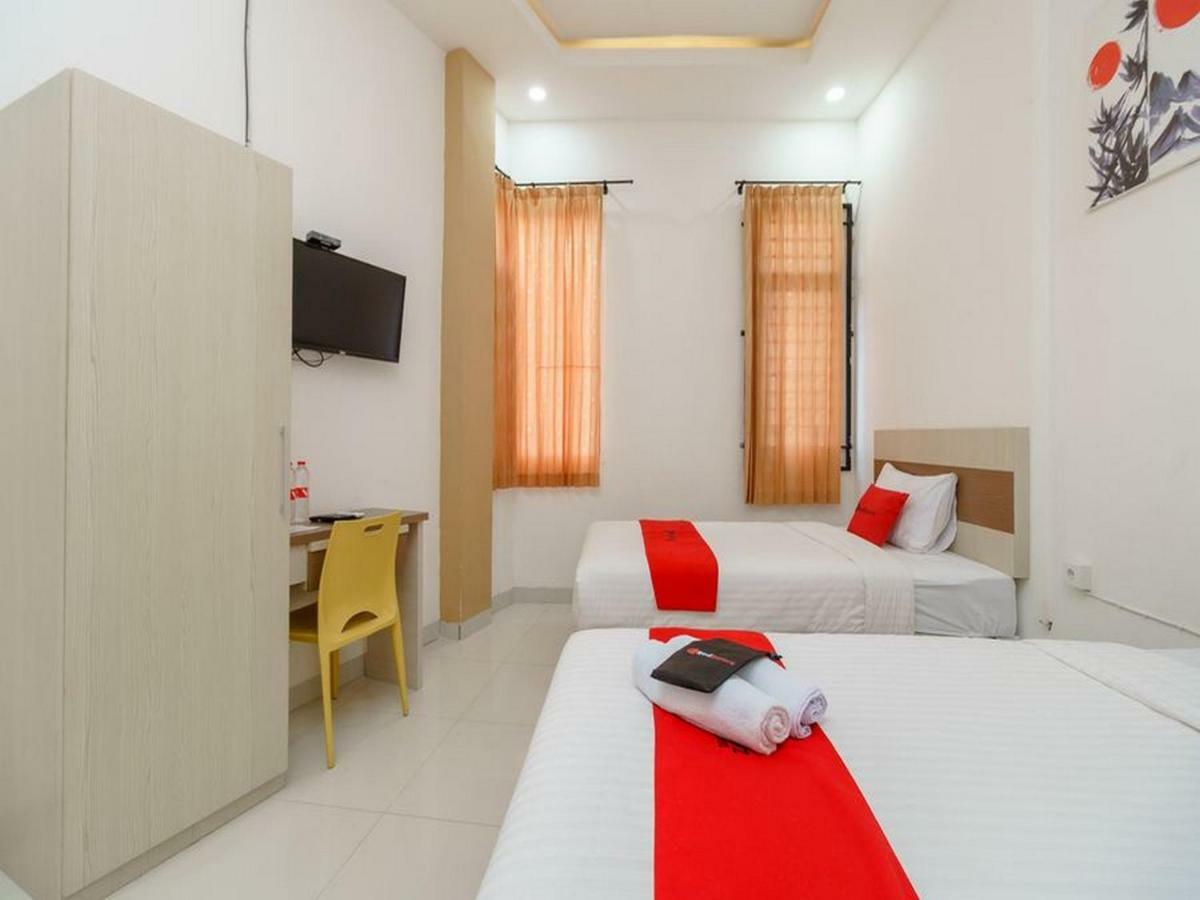 Reddoorz At Tara Homestay Палембанг Екстериор снимка