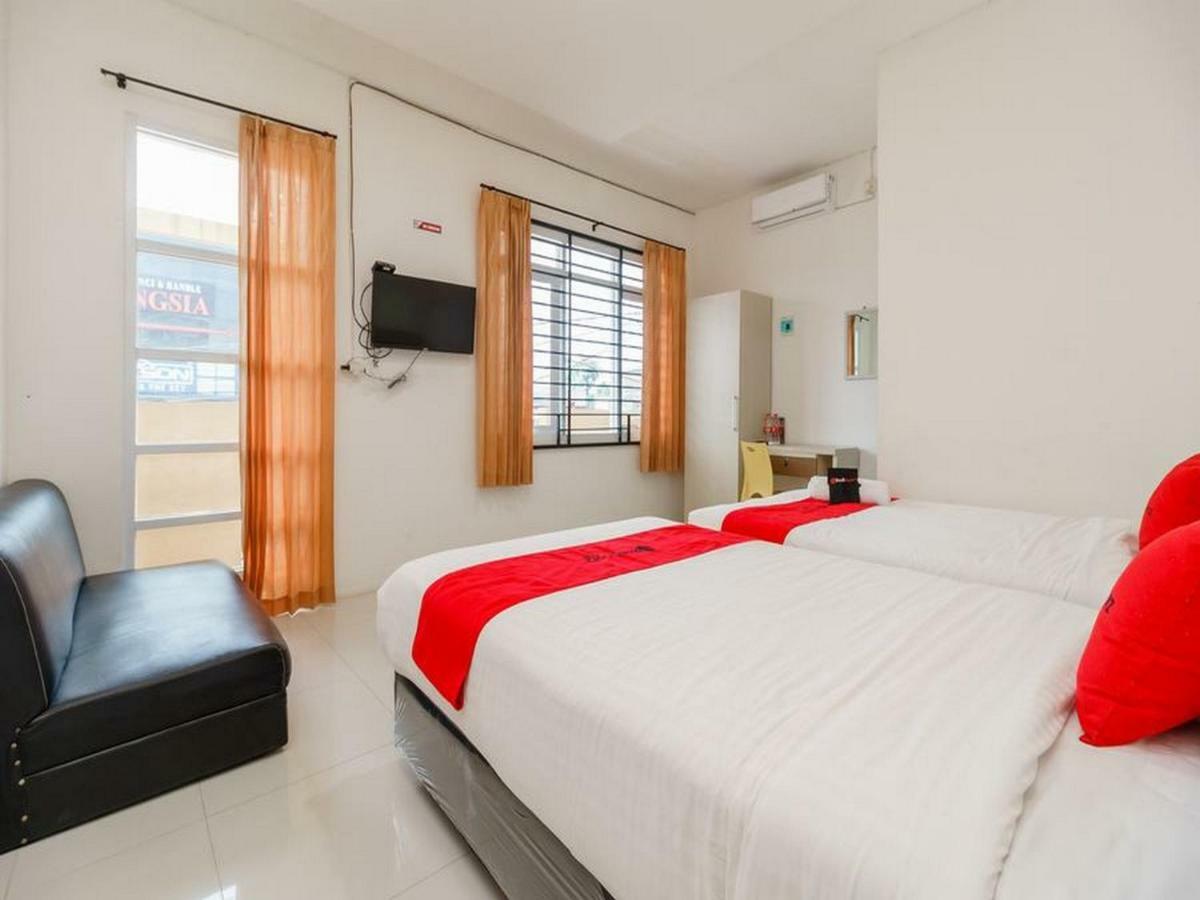 Reddoorz At Tara Homestay Палембанг Екстериор снимка