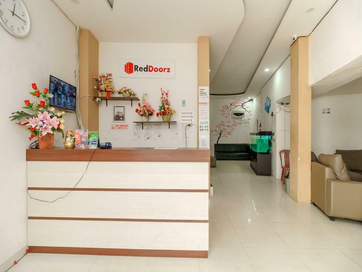 Reddoorz At Tara Homestay Палембанг Екстериор снимка